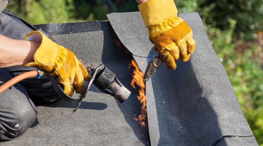Professional residential roofers in Weldon, IL